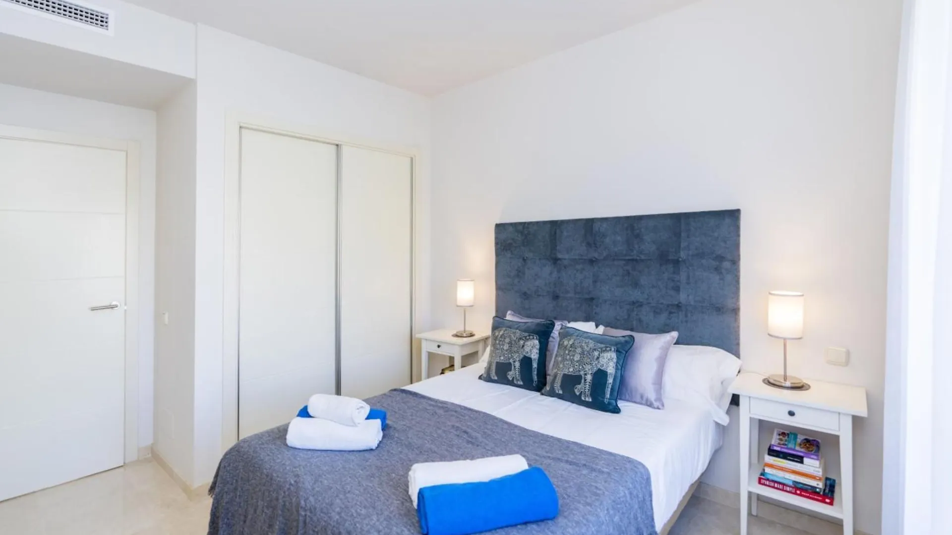 Al-411 Estepona - Apartment - Alcazaba Lagoon Spain